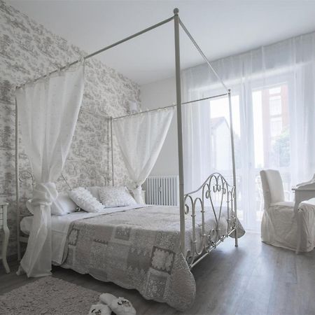Lilly Chic Monza Bed and Breakfast Buitenkant foto